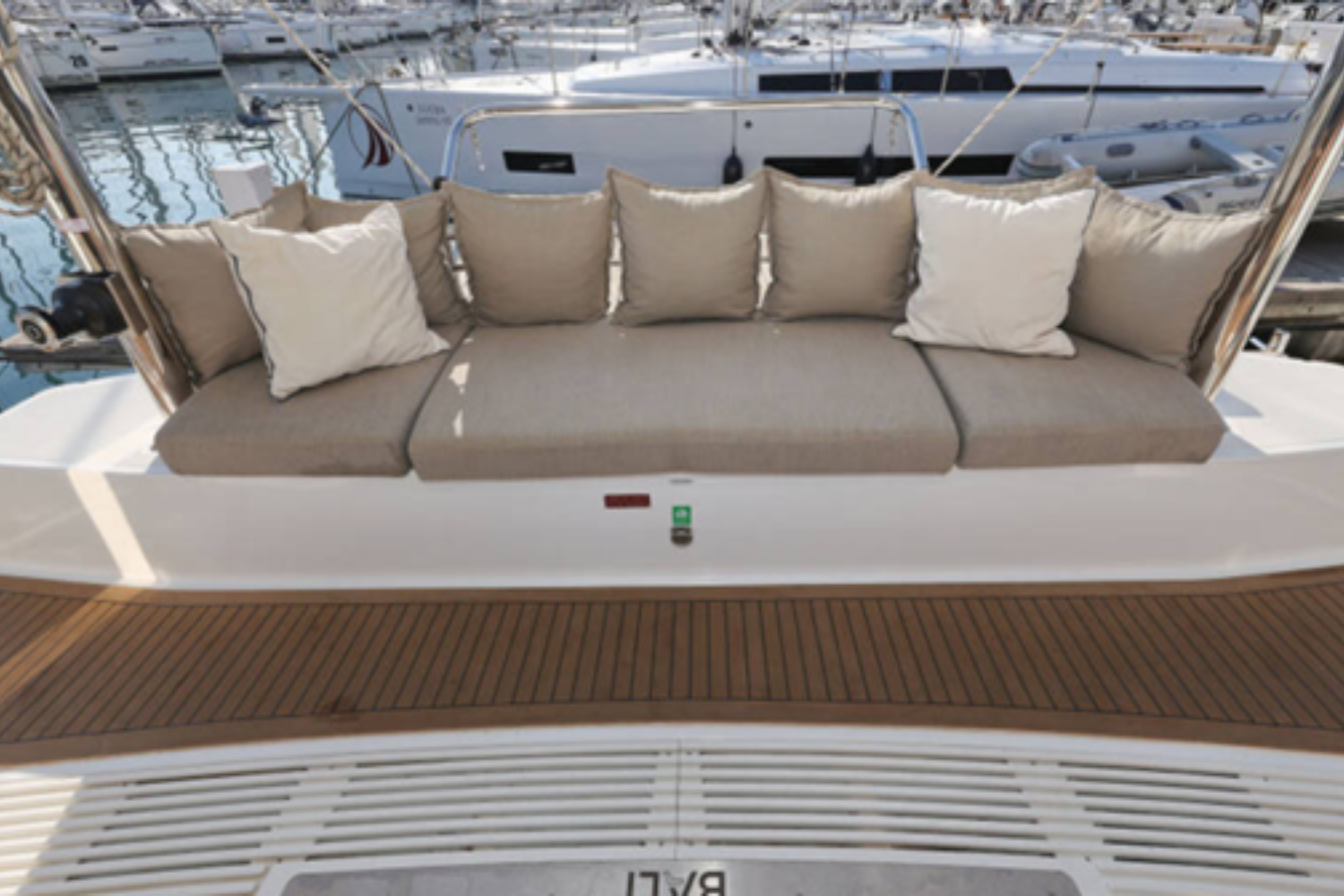 Bali 4.4 Trinity deck lounge